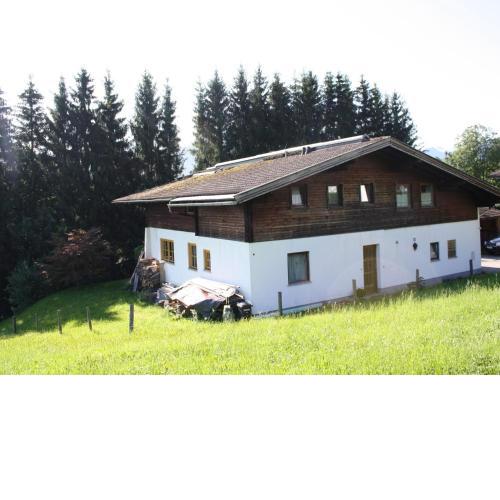 Spacious apartment in Flachau with balcony and sauna access